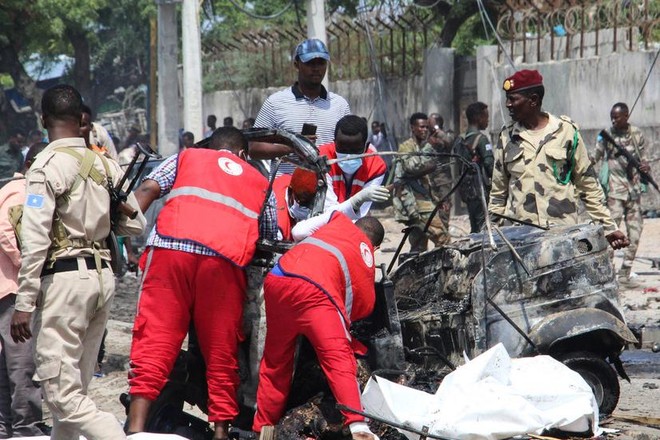 Đánh bom liều chết nhằm vào đoàn xe cảnh sát Somalia ảnh 1