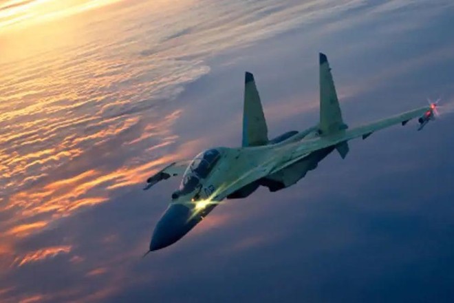 Chiến đấu cơ Nga theo sát máy bay quân sự Mỹ trên Biển Đen ảnh 1