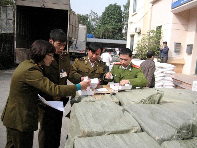 Hàng chục tấn ô mai, mì chính Trung Quốc "đổ bộ" về Hà Nội ảnh 6