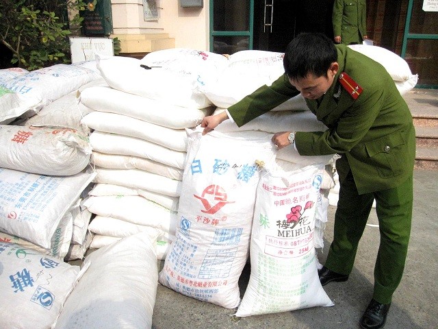 Hàng chục tấn ô mai, mì chính Trung Quốc "đổ bộ" về Hà Nội ảnh 4