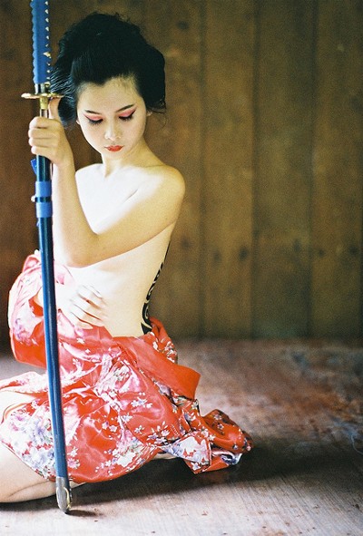 Người mẫu Xuân Thuỳ hoá thân thành nữ kiếm sĩ Samurai ảnh 4