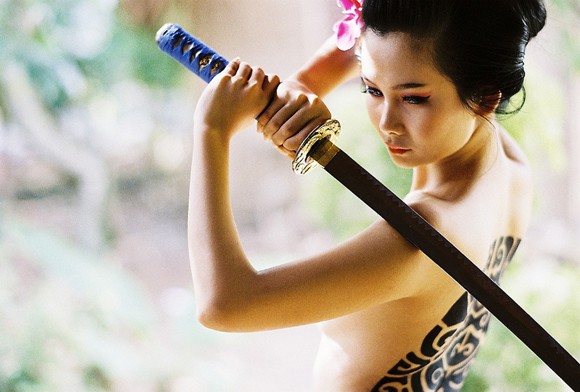 Người mẫu Xuân Thuỳ hoá thân thành nữ kiếm sĩ Samurai ảnh 6