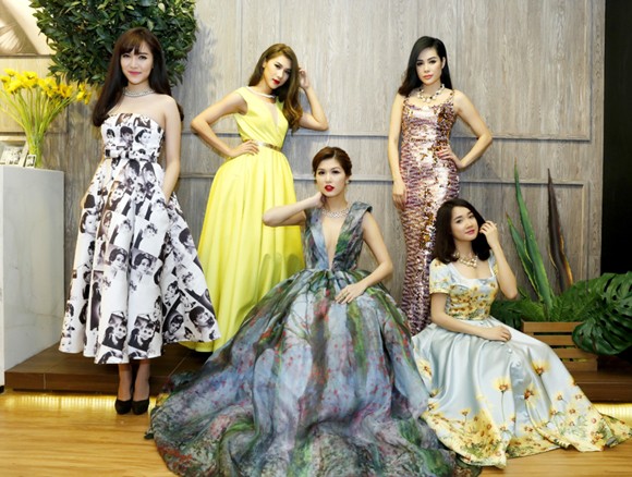 Dàn chân dài “xúng xính” dự event ảnh 1