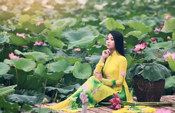 Miss U-League Nguyễn Thảo Anh duyên dáng cùng Quốc hoa ảnh 3