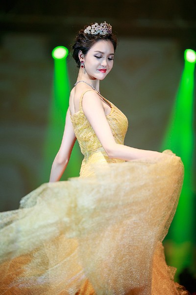 Hoa hậu Ngọc Hân hội ngộ Á hậu Tú Anh, Hoàng Anh ảnh 10