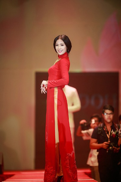 Hoa hậu Ngọc Hân hội ngộ Á hậu Tú Anh, Hoàng Anh ảnh 11