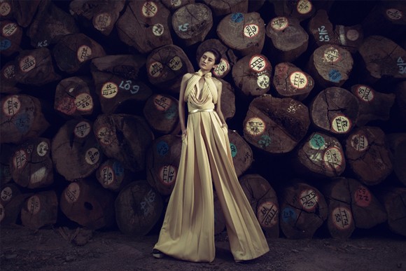 Á quân Next Top Model Kha Mỹ Vân khoe dáng siêu thon trong bộ sưu tập của Hồng Lam ảnh 3