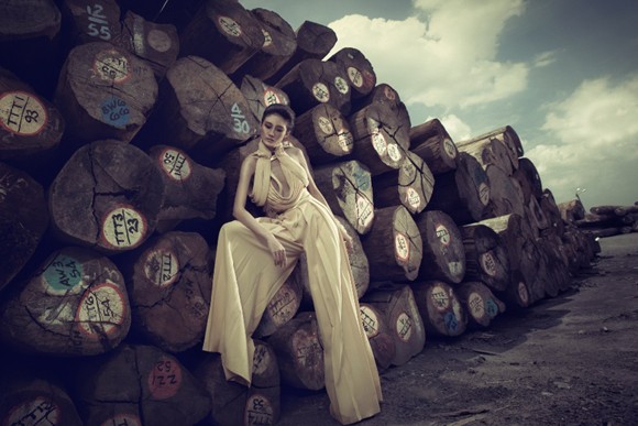 Á quân Next Top Model Kha Mỹ Vân khoe dáng siêu thon trong bộ sưu tập của Hồng Lam ảnh 4