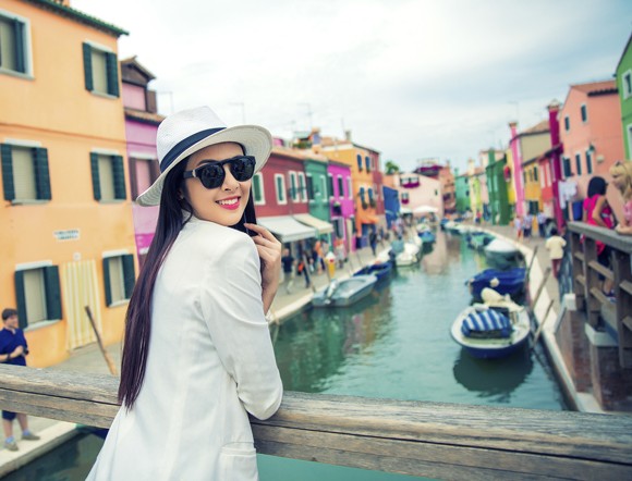 Hoa hậu Ngọc Hân lãng mạn tại Venice ảnh 6