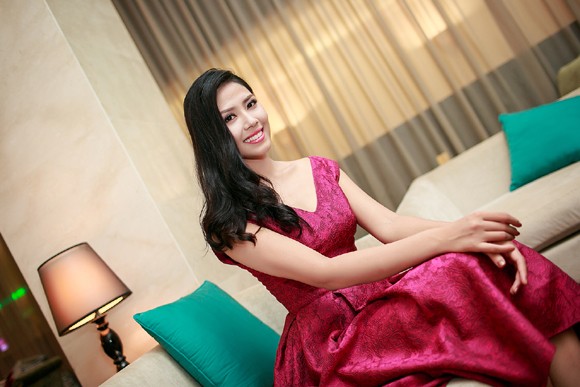 Nguyễn Thị Loan xinh đẹp đi dự event sau tin đồn tham dự Miss World ảnh 6