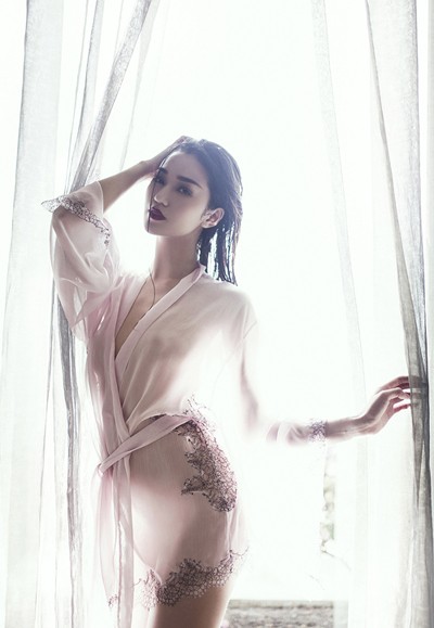 Khánh My tiếp tục tung ảnh nóng bỏng không nội y ảnh 3