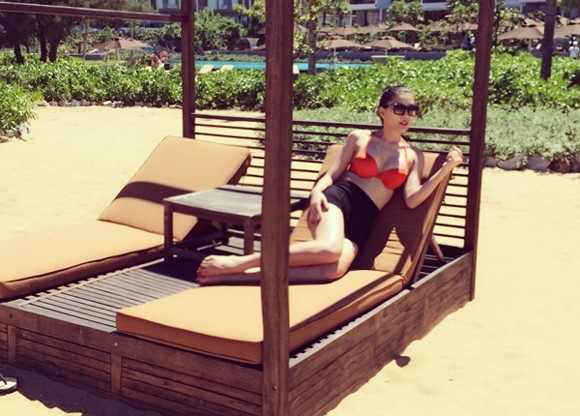“Siêu vòng 3” Lan Hương diện bikini khoe đường cong quyến rũ ảnh 9